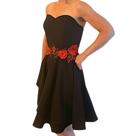 black dress with floral red embroidered roses at waist size 6 NWT - Picture 2 of 15